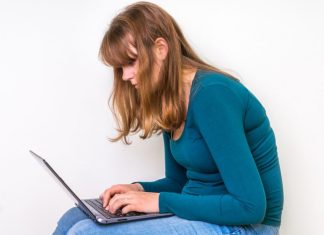 Ergonomie in het onderwijs: een les voor de toekomst Ergonomie in het onderwijs: Ontdek hoe een gezonde leeromgeving bijdraagt aan welzijn en prestaties van leerlingen, nu en in de toekomst.