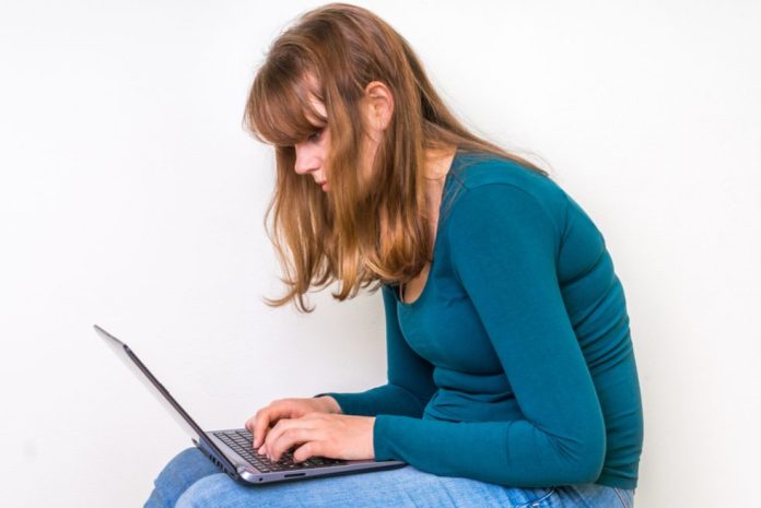 Ergonomie in het onderwijs: Ontdek hoe een gezonde leeromgeving bijdraagt aan welzijn en prestaties van leerlingen, nu en in de toekomst.