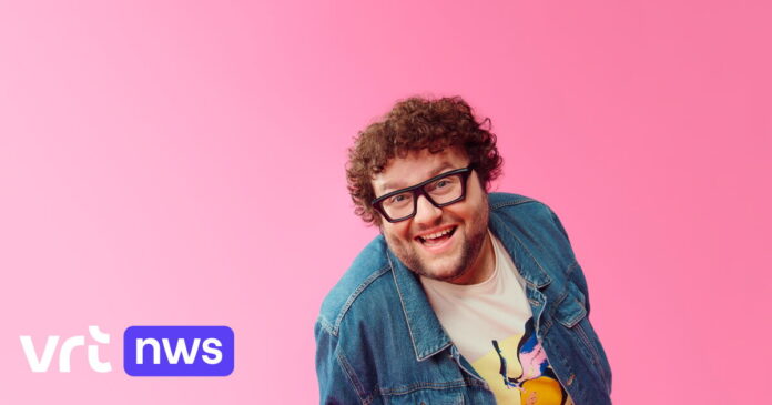 Manu Van Acker, beste vriend van Red Sebastian, maakt Belgische punten bekend tijdens Songfestival