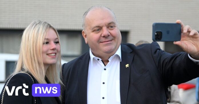 Na nacht in de cel: nog steeds niet duidelijk wat er nu gaat gebeuren met twee opgepakte schepenen uit Ninove