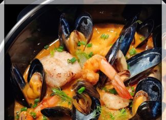 Stoofpotje van vis met kokos-garnaalsaus en toast met rouille